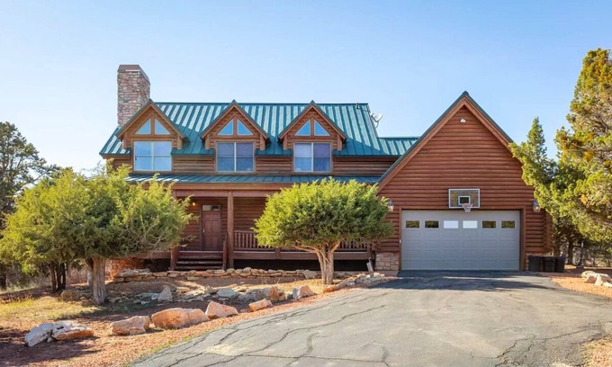Zion National Park East Entrance Cabina | 🌲Red Rock Pines🌲 Hot tub💧 Hiking trails🥾 Near Zion's Nat'l Park🏞