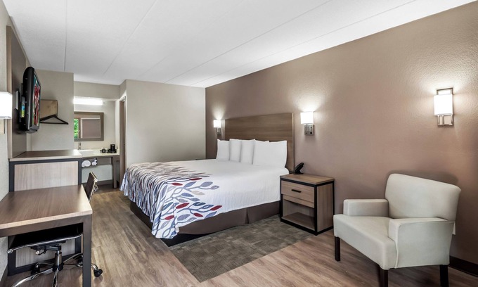 Bryant Pattengill East Hotel | Red Roof Inn Ann Arbor - U of Michigan South