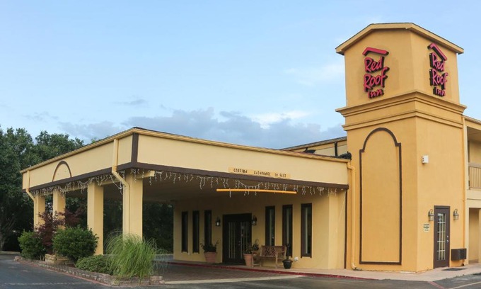 Ardmore Hotel | Red Roof Inn Ardmore