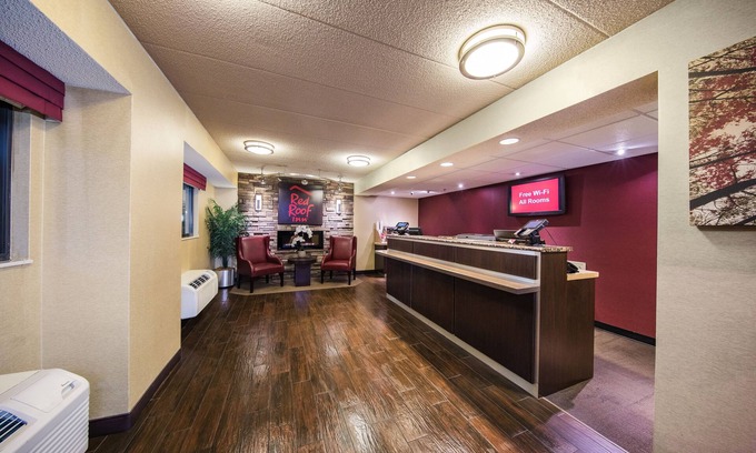Blue Ash Hotel | Red Roof Inn Cincinnati Northeast - Blue Ash