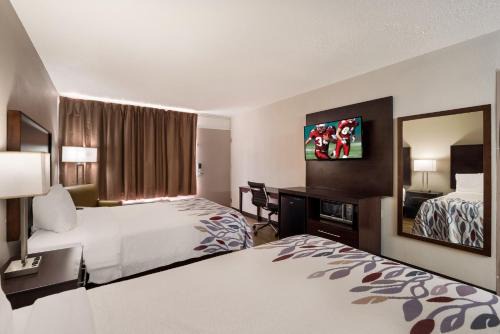 West Columbia Hotel | Red Roof Inn Columbia, SC Airport