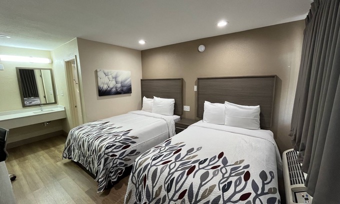 Haltom City Hotel | Red Roof Inn Haltom City