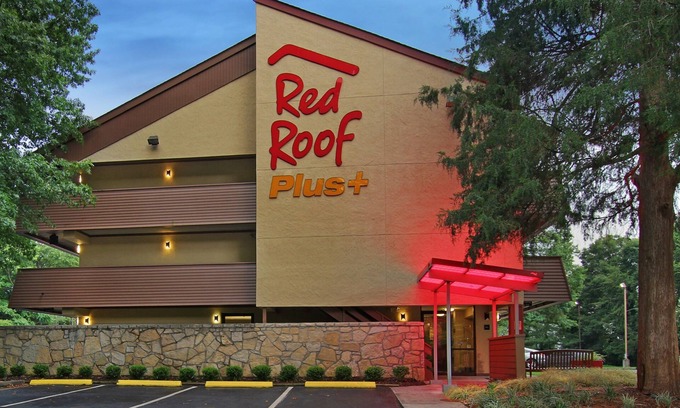 Buford Highway Hotel | Red Roof Inn PLUS+ Atlanta - Buckhead