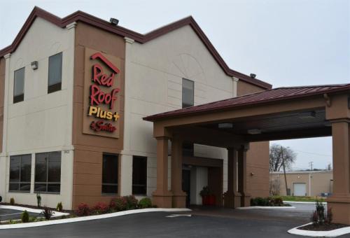 Downtown Chattanooga Hotel | Red Roof Inn PLUS+ & Suites Chattanooga - Downtown