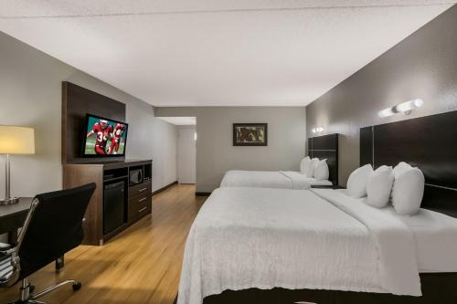 Ashley Oaks Hotel | Red Roof Inn PLUS+ & Suites Knoxville West - Cedar Bluff
