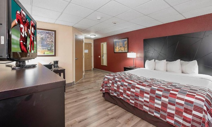 Macon Hotel | Red Roof Inn & Suites Macon