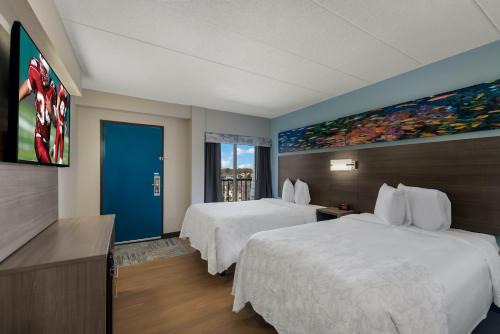 Northeast Virginia Beach Hotel | Red Roof PLUS & Suites Virginia Beach - Seaside