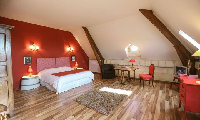 Neac Casa | Habitación Roja - En el corazón del viñedo - calma, elegancia, vista increíble, todo confort