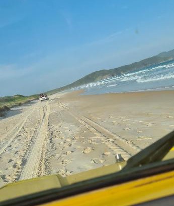 Cabo Frio Casa | Red Rose