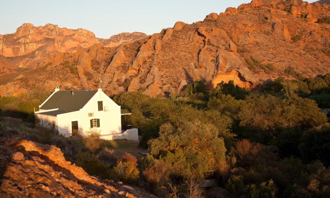 Oudtshoorn Casa | Red Stone Hills