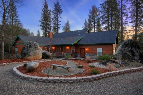 Mariposa Casa | Red Tail Retreat
