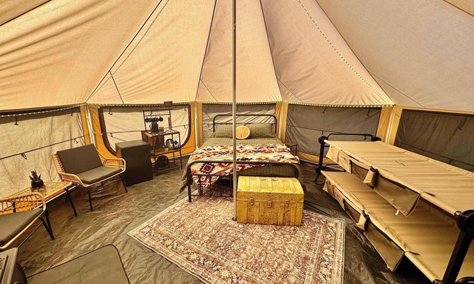 Tahlequah Casa | Redbud- Glamping @ The River Bluff Cabins