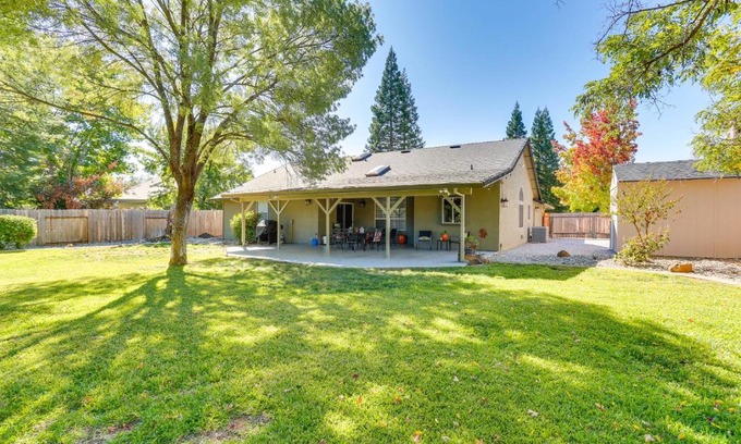 Redding Casa | Redding Home with Patio Near Fishing!