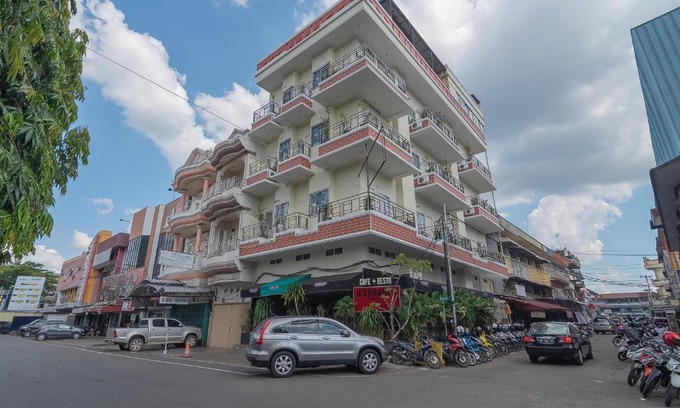 Pontianak Casa | RedDoorz at H Agus Salim Street Pontianak
