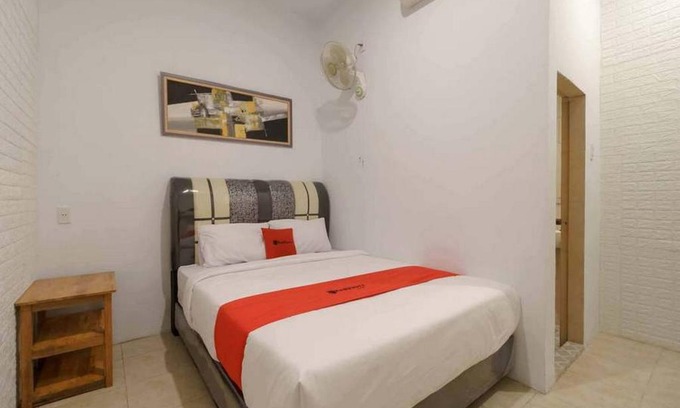 Medan Hotel | RedDoorz at Mutiara Residence Deli Serdang