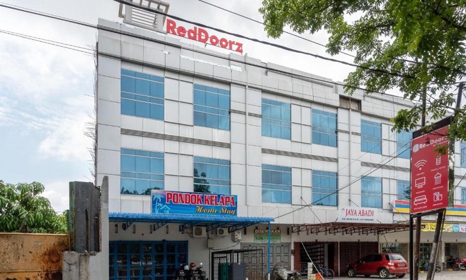Medan Casa | RedDoorz near Manhattan Square Medan