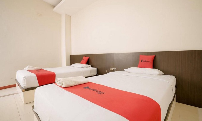 Labuan Bajo Casa | RedDoorz near Pantai Pede