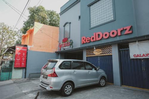 Jakarta Utara Casa | RedDoorz near RSUD Koja