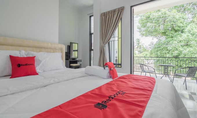 Jambi Casa | RedDoorz near Sultan Thaha Airport Jambi
