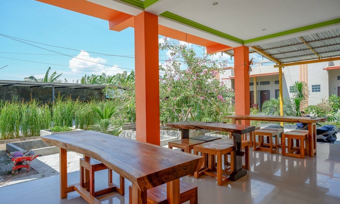 Palu Casa | RedDoorz near Taman Makam Pahlawan Tatura