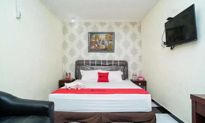 Banjarmasin Hotel | RedDoorz near Uniska Banjarmasin