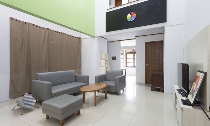 Cilandak Hotel | RedDoorz Plus near Cilandak Town Square 2