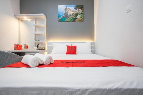 Dinoyo Casa | RedDoorz Plus near Politeknik Negeri Malang