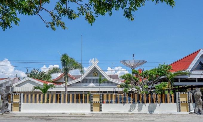Palu Casa | RedDoorz Plus Syariah at Alam Raya Hotel
