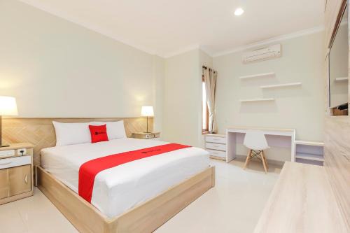 Ragunan Casa | RedDoorz Premium near Ragunan Zoo 2