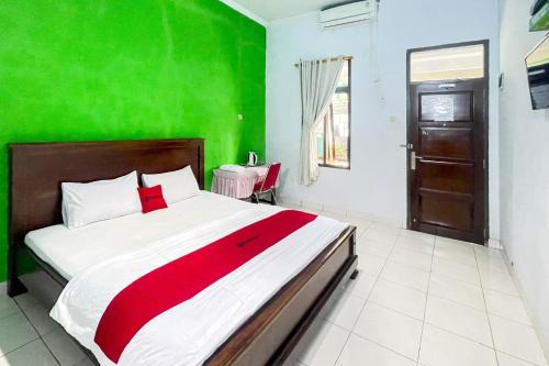 Manna Hotel | RedDoorz Seven 71 One