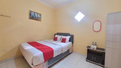 Yogyakarta Hotel | RedDoorz Syariah At Endrayanti Inn RSUD Yogyakarta
