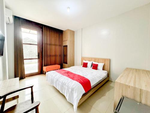 Depok Hotel | RedDoorz Syariah Near Maguwoharjo Yogyakarta