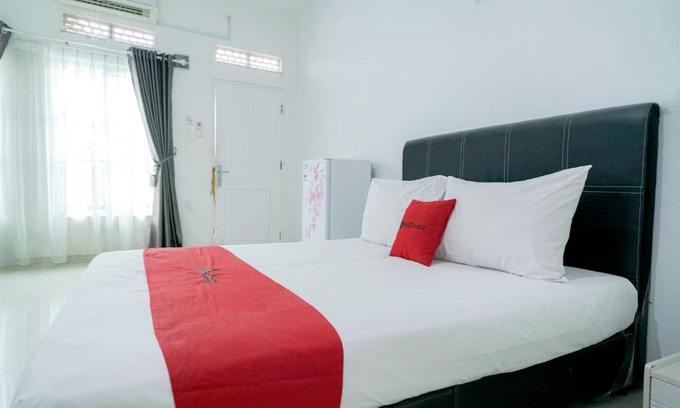 Lubuk Baja Hotel | RedDoorz Syariah near RS Awal Bros Batam