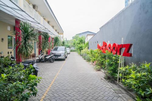 Sidoarjo Casa | RedDoorz Syariah near Suncity Mall Sidoarjo