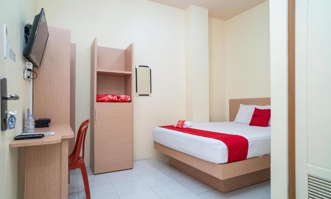 Banjarmasin Casa | RedDoorz Syariah near Taman Siring 2
