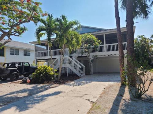 Bonita Shores Apartamento | Redfish - Updated & Roomy 1.5 Mi to Beach Full Kitchen W&D