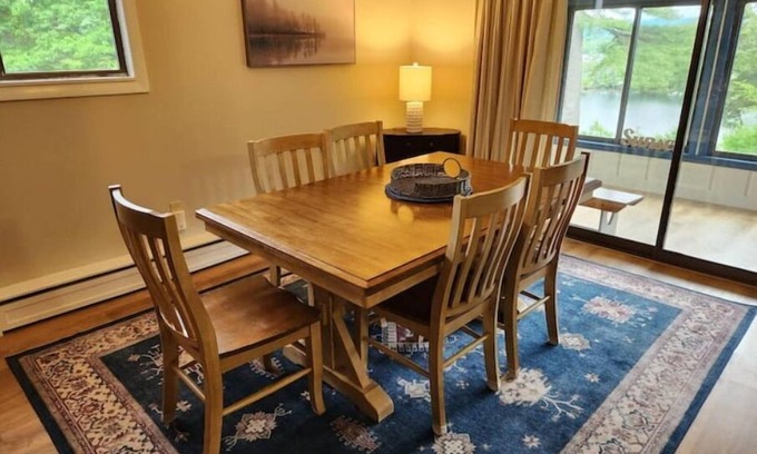 Bristol Condominio | RedFox Waterview, Newfound Lake