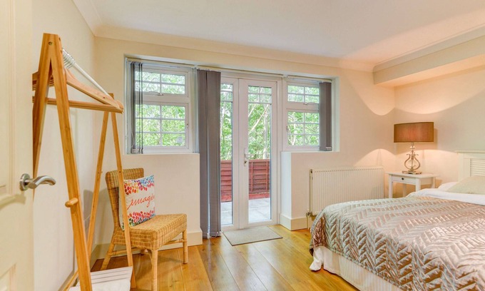 Redhill Apartamento | Redhill town centre apartment by Surrey Shortlets