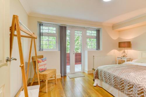 Redhill Apartamento | Redhill town centre apartment by Livingo