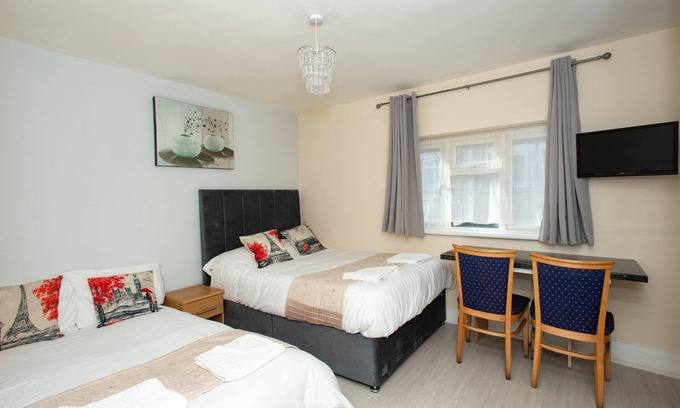 London Borough of Bromley Apartamento | *REDUCED* Compact Studio 20 minutes to London via fast train