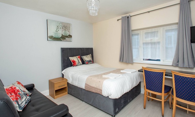 London Borough of Bromley Apartamento | Compact Studio 20 minutes to London via fast train