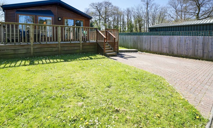 Wadebridge Cabina | Reduced rates for Aug @ Woodland Lodge St Minver, nr Rock, sleeps 6 dog friendly