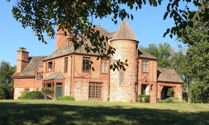 Boyds Casa | Redwall Castle in Germantown, MD (Washington, DC)