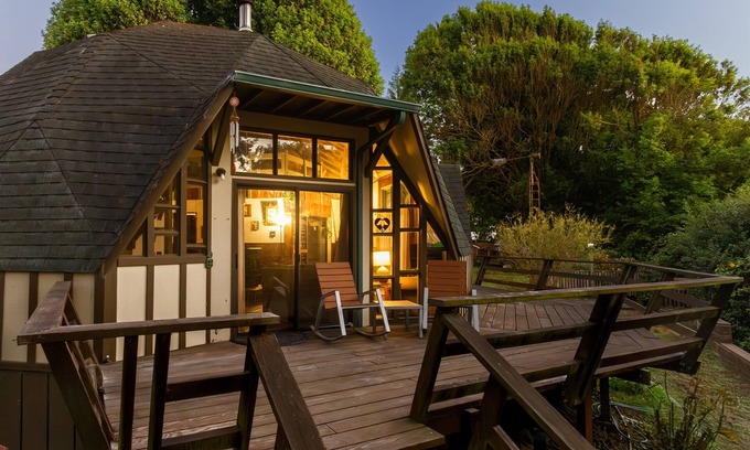 Rohnerville Casa | Redwood Dome Retreat