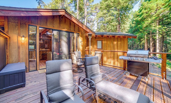Little River Cabina | Redwood Forest Sanctuary w/Trail Access On-Site