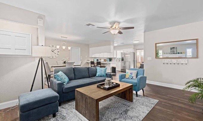 Visalia Casa | Redwood Retreat with Wifi & Ping pong!