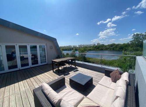 Malmesbury Apartamento | Reed Warbler - HM111 - Lower Mill Estate Penthouse Apartment with Spa Access