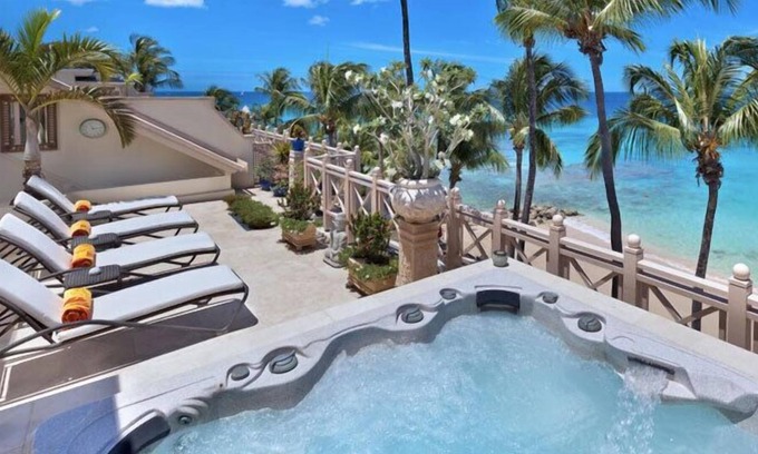 Reeds Bay Condominio | Reeds Penthouse 12 | Beach Front - Located in Magnificent Saint James with Private Chef Services