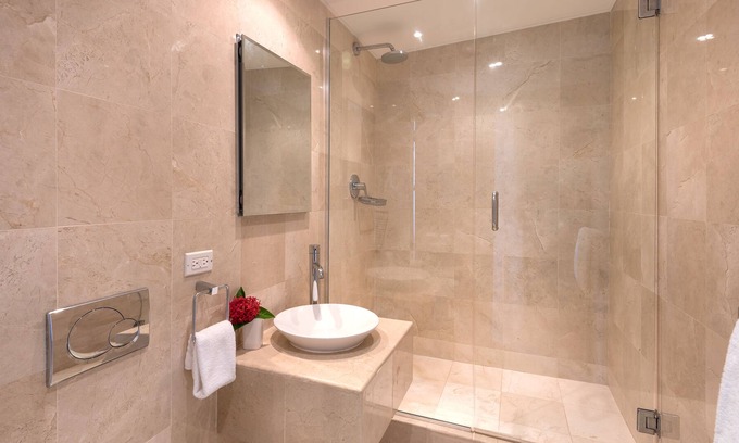 Reeds Bay Condominio | Reeds Penthouse 13 | Beach Front - Located in Fabulous Saint James with House Cleaning Included