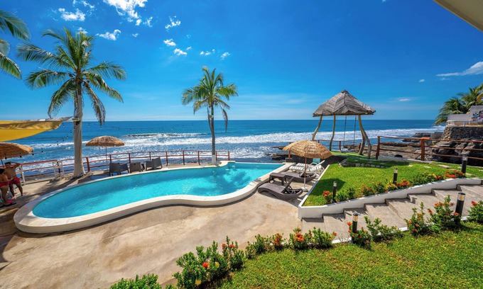 La Libertad Hotel | Reef On The water